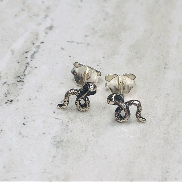 925 Sterling Silver Cobra Snake Earrings - Picture 3 of 16